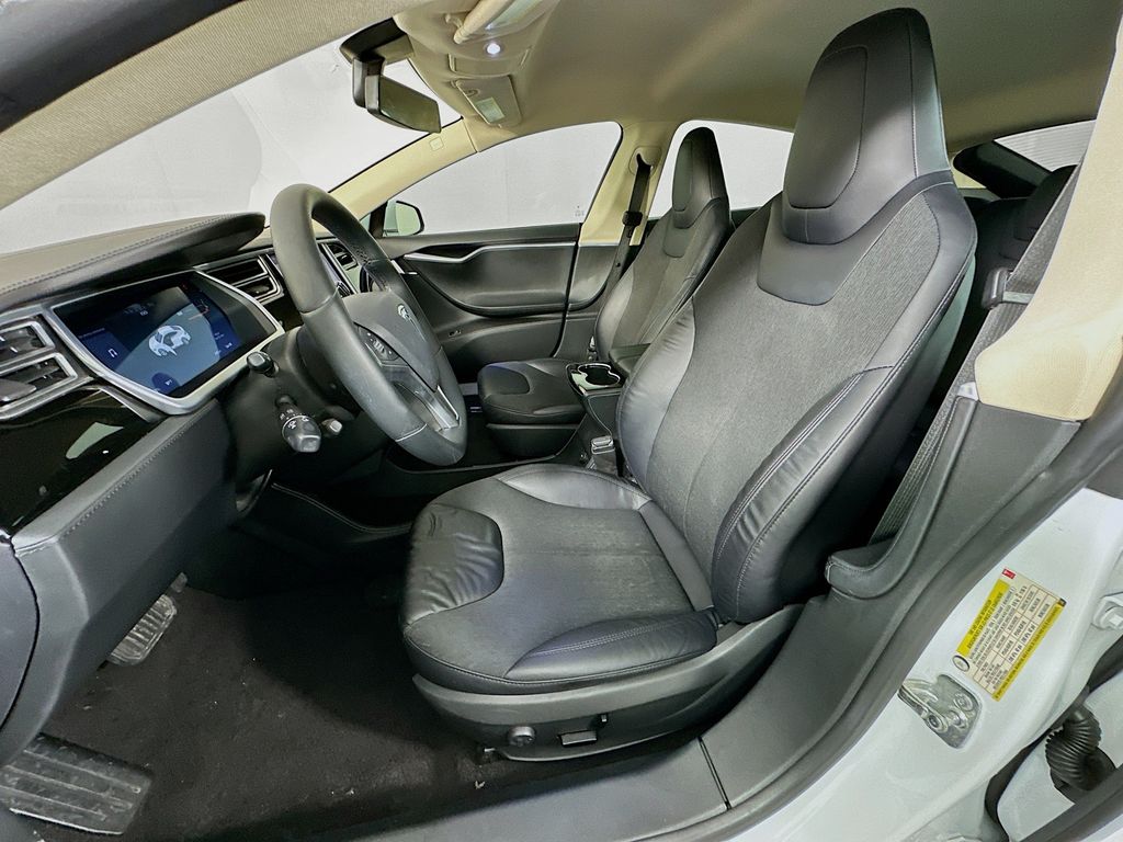 Thumbnail: 2014 Tesla Model S - 21