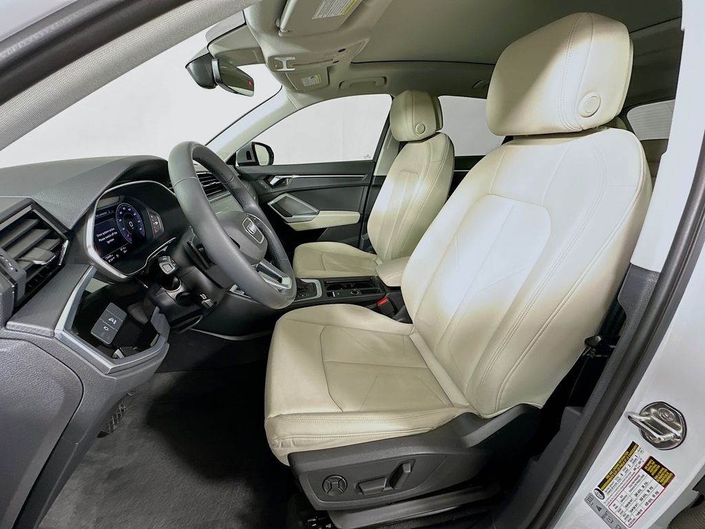 Thumbnail: 2021 Audi Q3 - 21