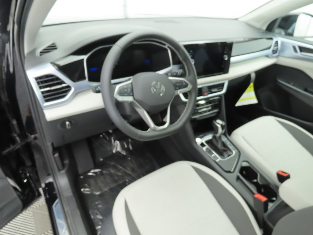Thumbnail: 2025 Volkswagen Taos - 10