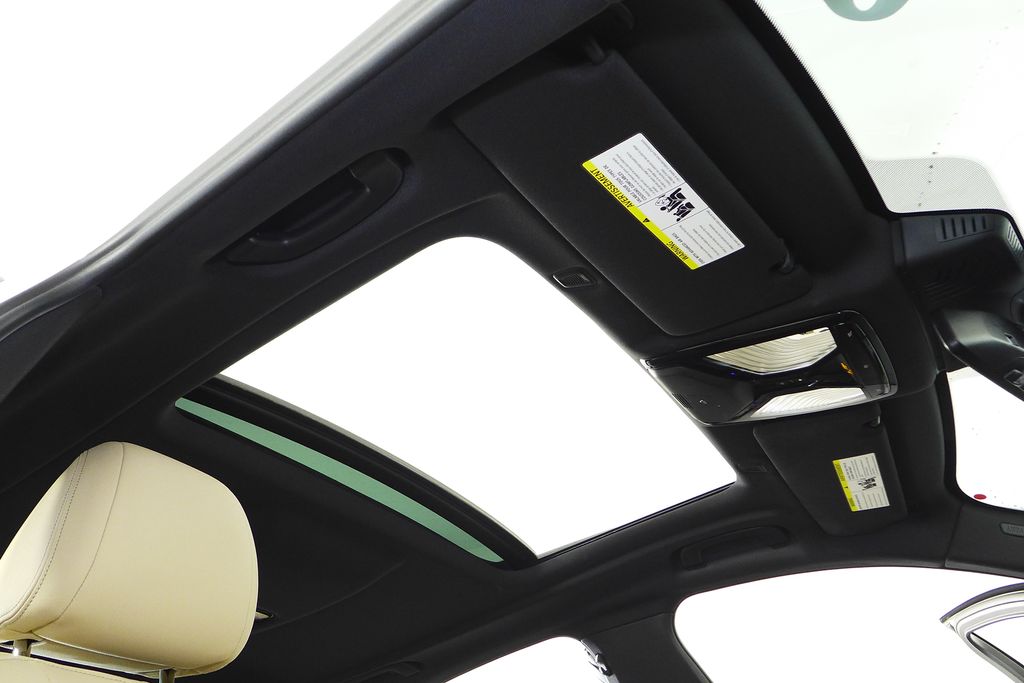 Thumbnail: 2022 BMW 5 Series - 18