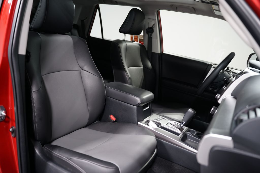2022 Toyota 4Runner SR5 29