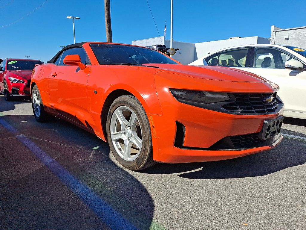 2019 Chevrolet Camaro — photo 1