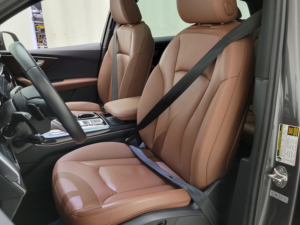 Thumbnail: 2023 Audi Q7 - 25