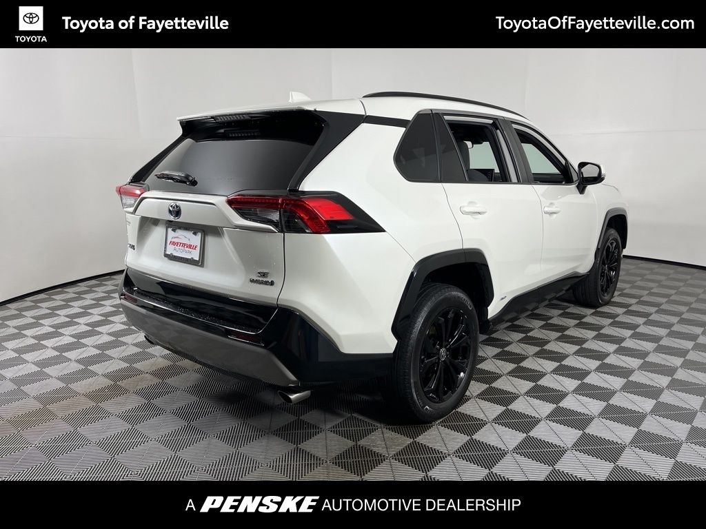 Thumbnail: 2022 Toyota RAV4 - 13