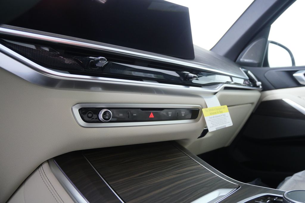 Thumbnail: 2026 BMW X5 - 21