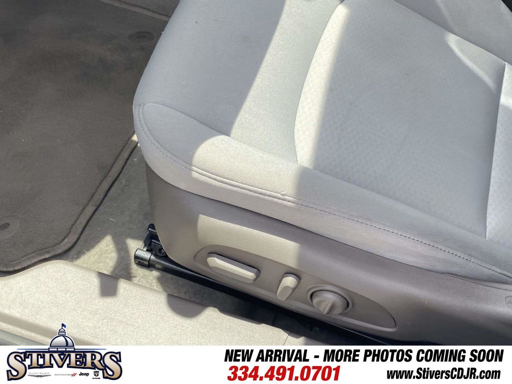 2025 Lakeshore Blue Metallic Chevrolet Malibu LT FWD Sedan