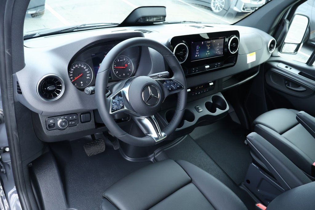 Thumbnail: 2026 Mercedes-Benz Sprinter - 3