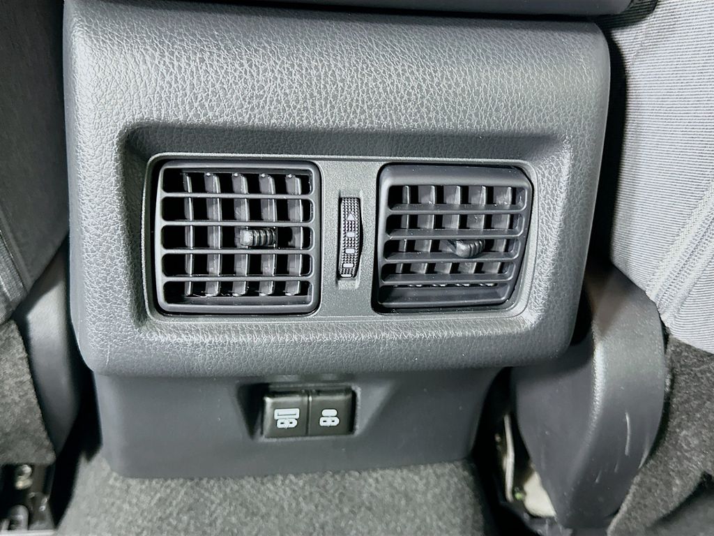 Thumbnail: 2025 Toyota Camry - 25