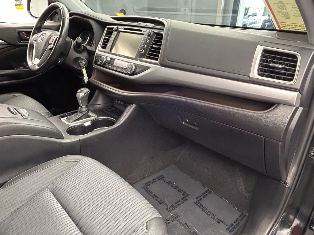 Used 2019 Midnight Black Metallic Toyota LE Plus image 13
