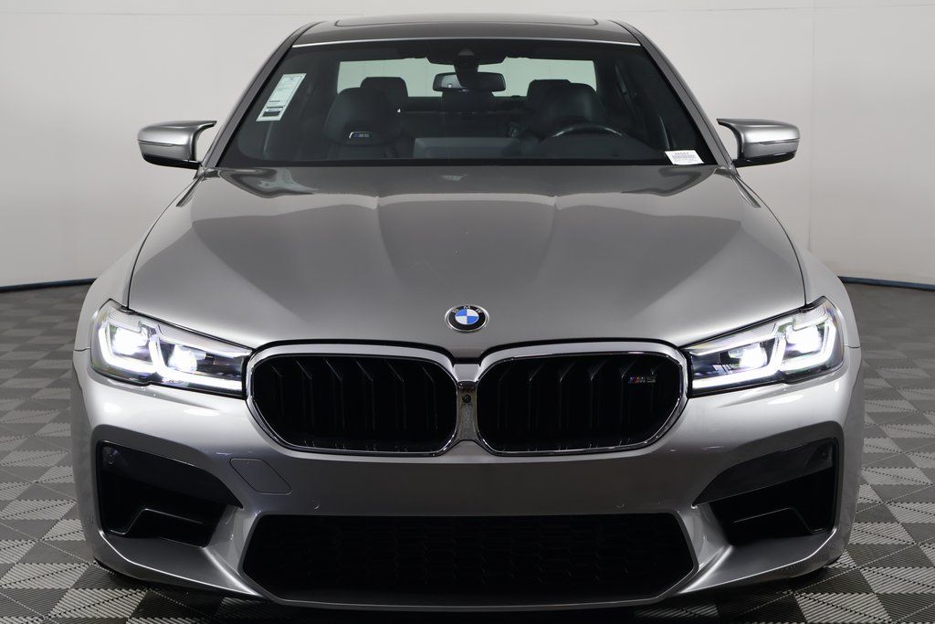 Thumbnail: 2022 BMW M5 - 2
