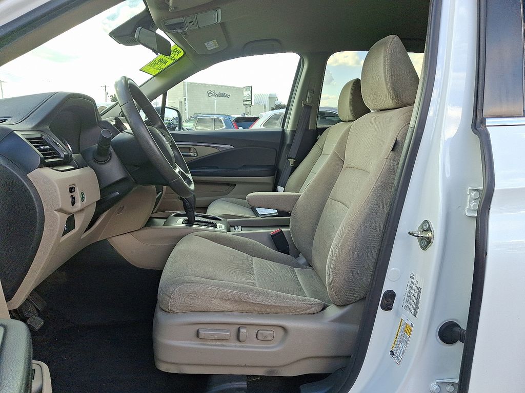 Thumbnail: 2020 Honda Pilot - 14