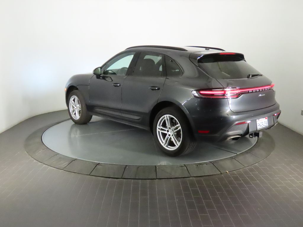 Thumbnail: 2024 Porsche Macan - 3
