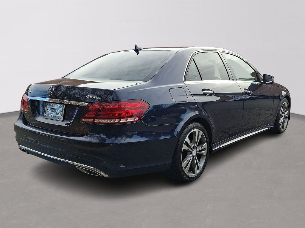 Thumbnail: 2014 Mercedes-Benz E-Class - 4