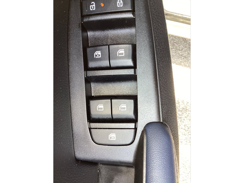 Used 2025 Kia Seltos SUV