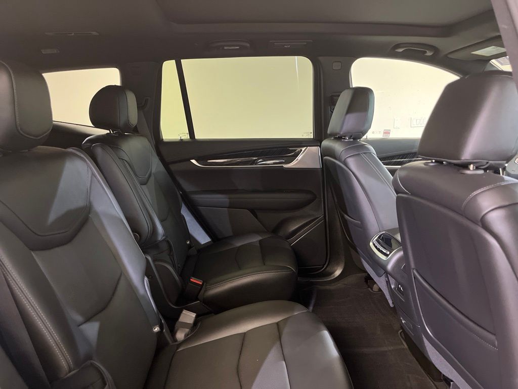 used 2024 Cadillac XT6 car, priced at $43,500
