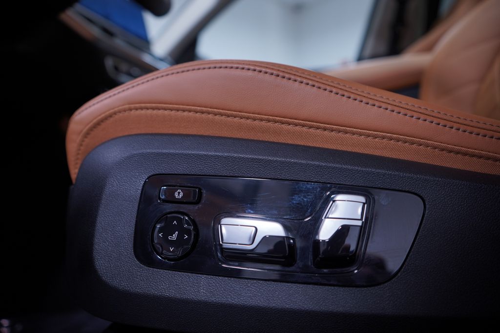 Thumbnail: 2023 BMW X7 - 19