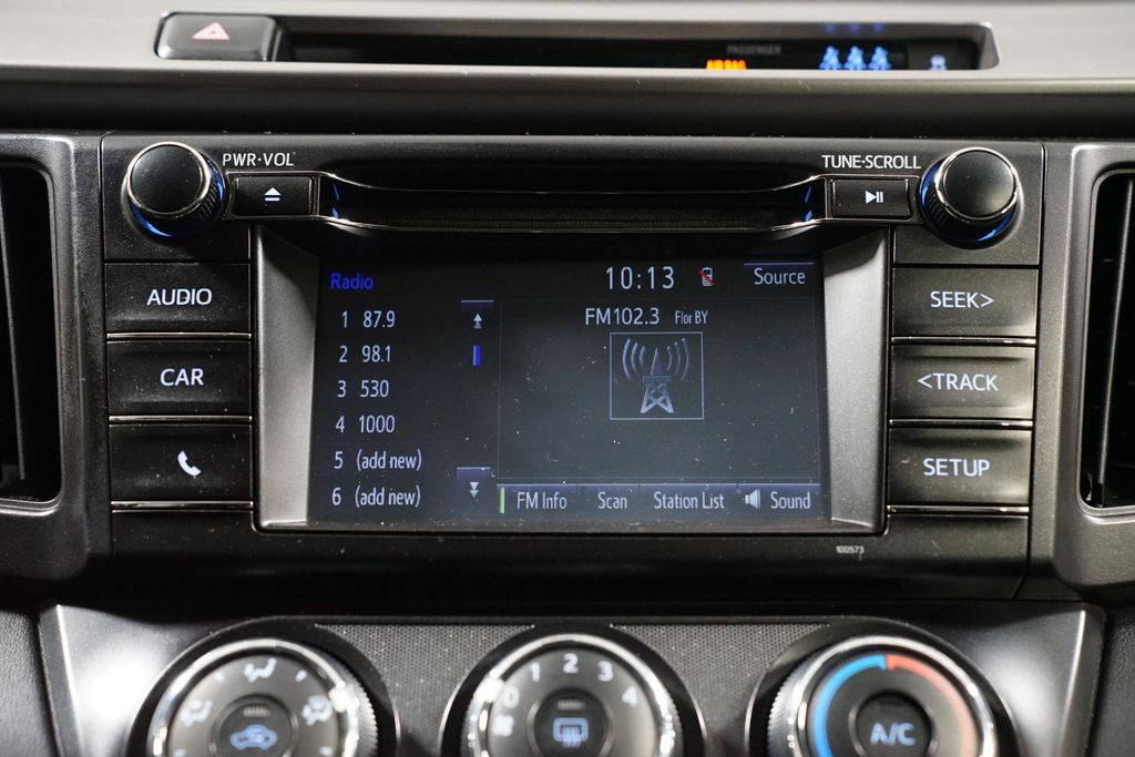 Thumbnail: 2017 Toyota RAV4 - 17