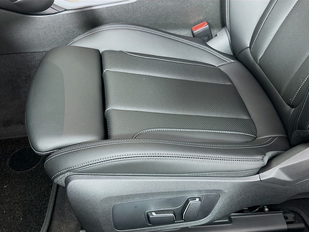 Thumbnail: 2026 BMW 2 Series - 21