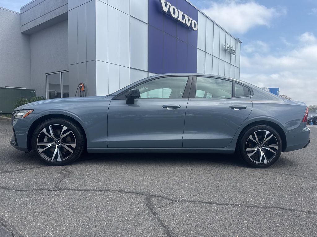 Gray Metallic 2024 Volvo S60 B5 Plus Dark Theme FWD Sedan Front-Wheel Drive Automatic