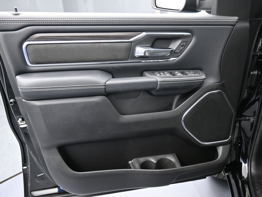 New 2026 Diamond Black Crystal Pearlcoat Ram Laramie image 13