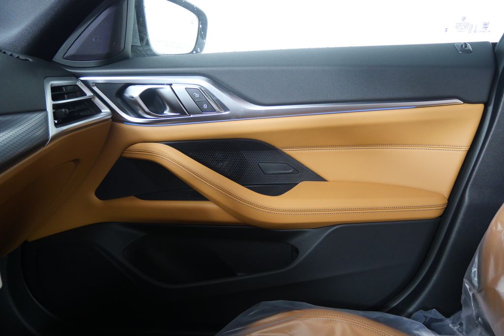 Thumbnail: 2025 BMW i4 - 22