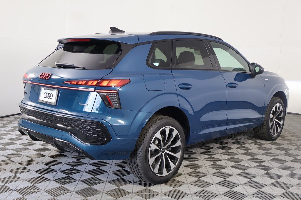 Thumbnail: 2026 Audi Q3 - 2
