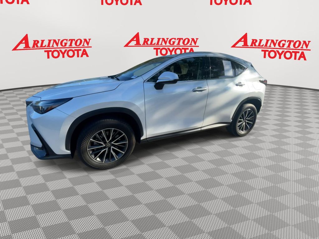 View vehicle photo 5