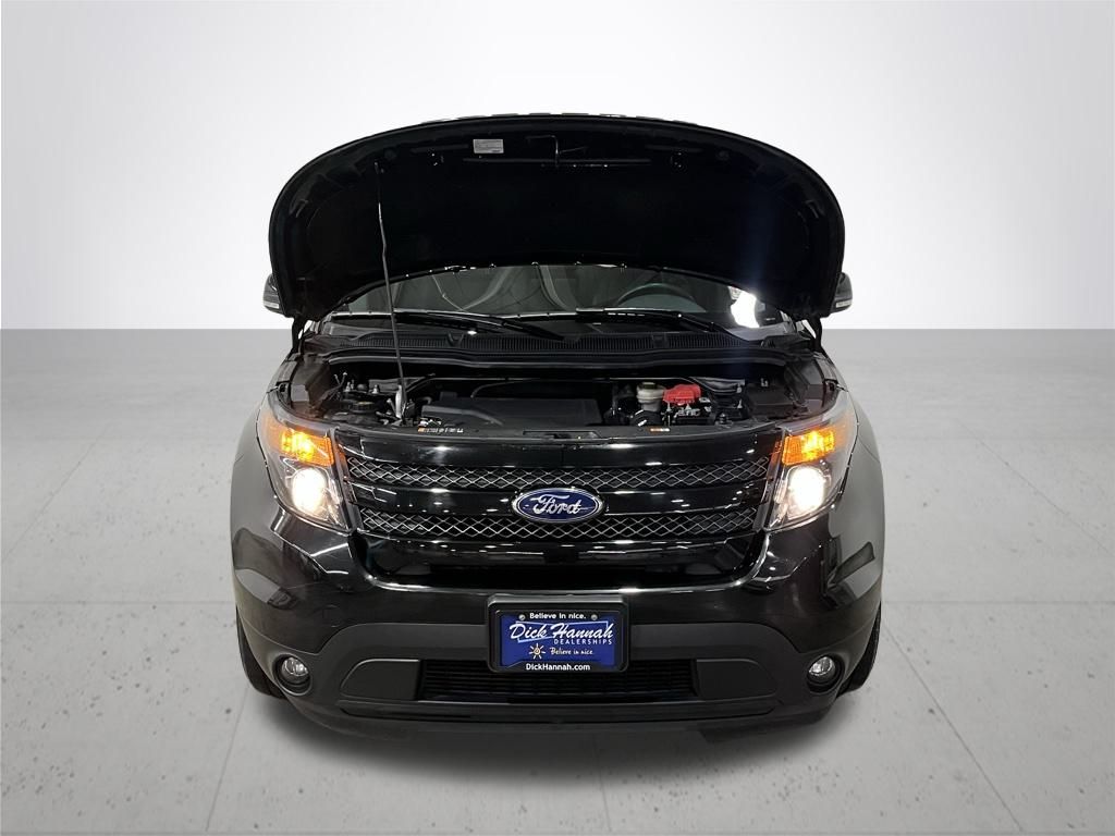 2015 Ford Explorer Sport photo 2