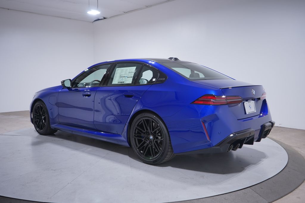 Thumbnail: 2026 BMW M5 - 3