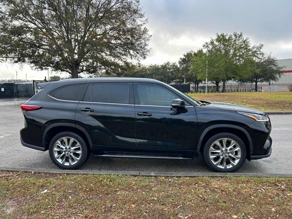 Thumbnail: 2023 Toyota Highlander - 5