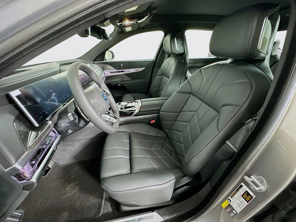 2025 BMW i7 eDrive50 16