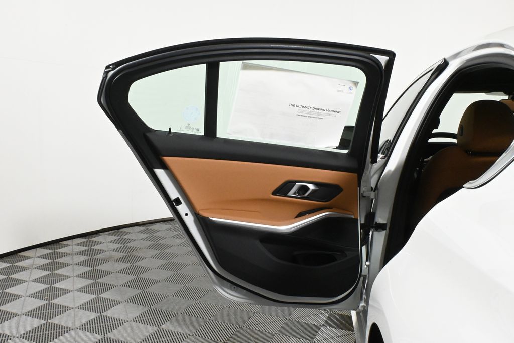 Thumbnail: 2025 BMW 3 Series - 31