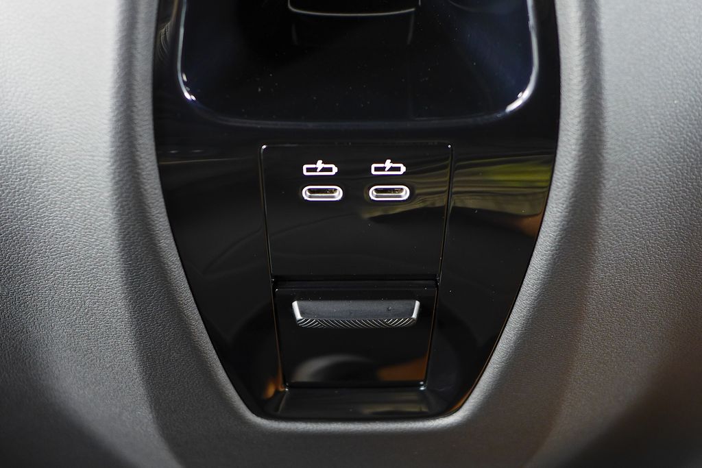 Thumbnail: 2023 BMW iX - 22