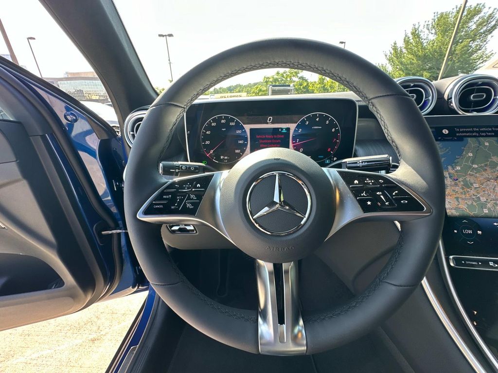 2025 Mercedes-Benz GLC 300 9