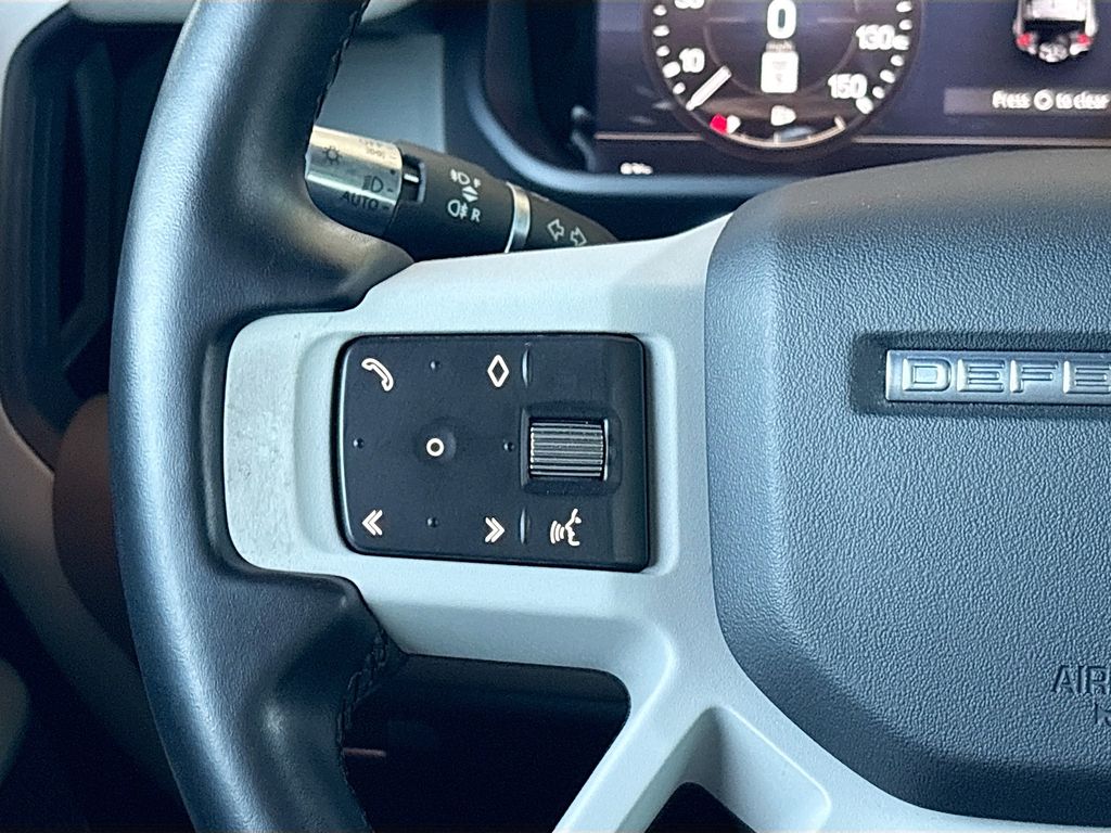 Thumbnail: 2022 Land Rover Defender - 11