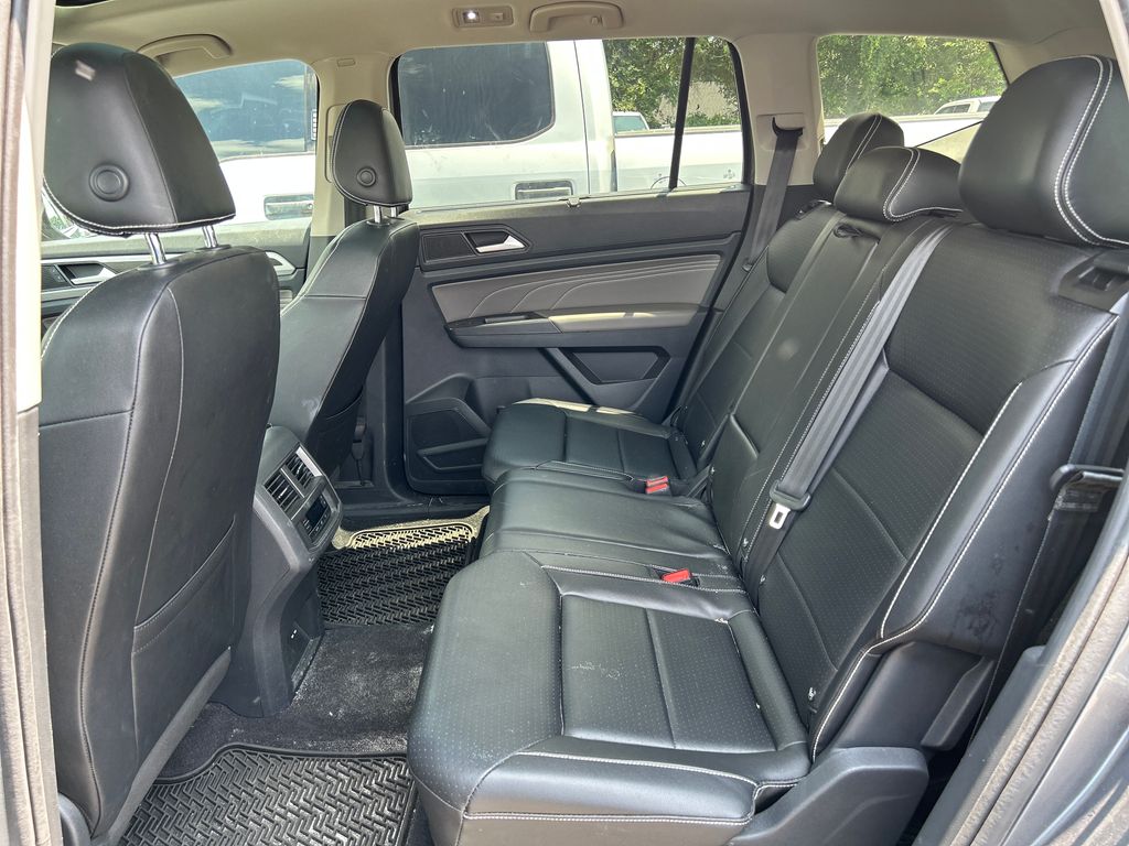 2022 Volkswagen Atlas 3.6L V6 SE w/Technology FWD SUV