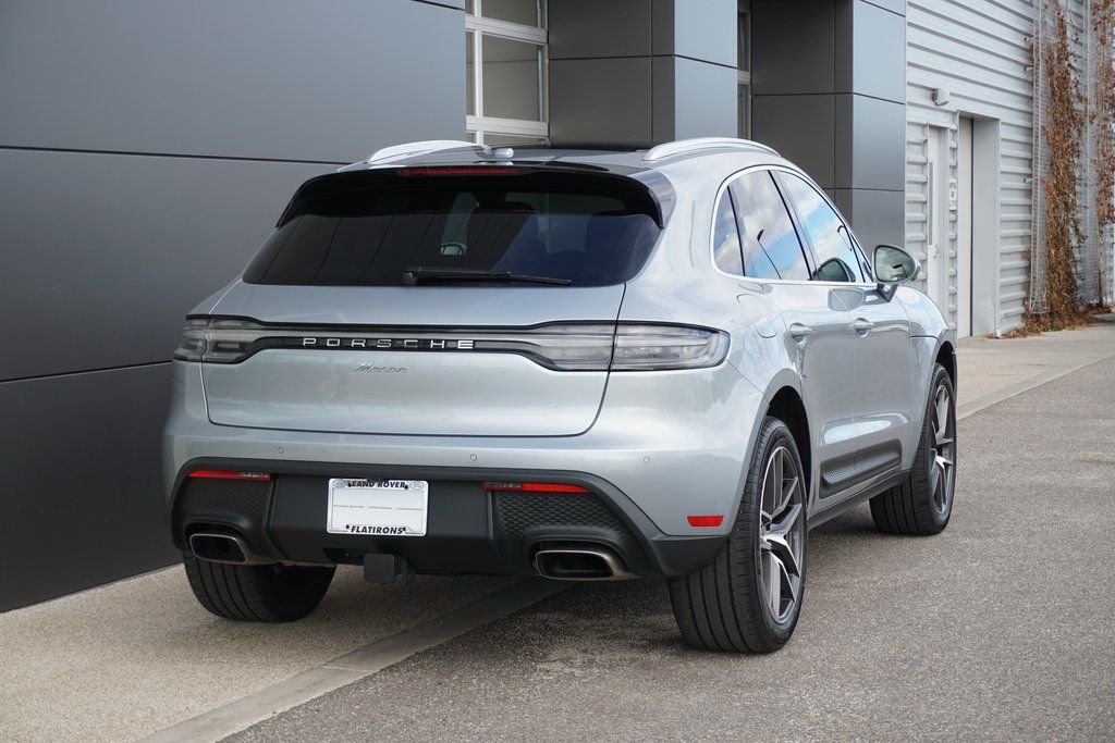 2022 Porsche Macan Base 2