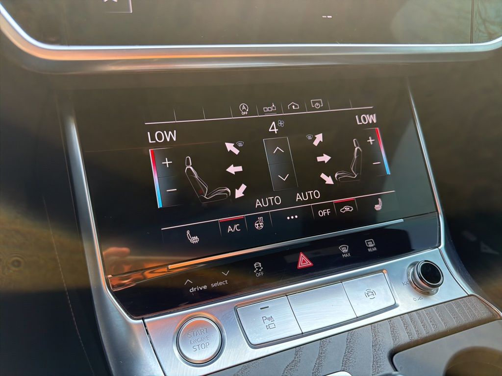 Thumbnail: 2020 Audi A6 - 32