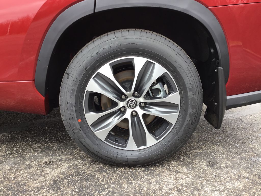 Thumbnail: 2026 Toyota Highlander - 10