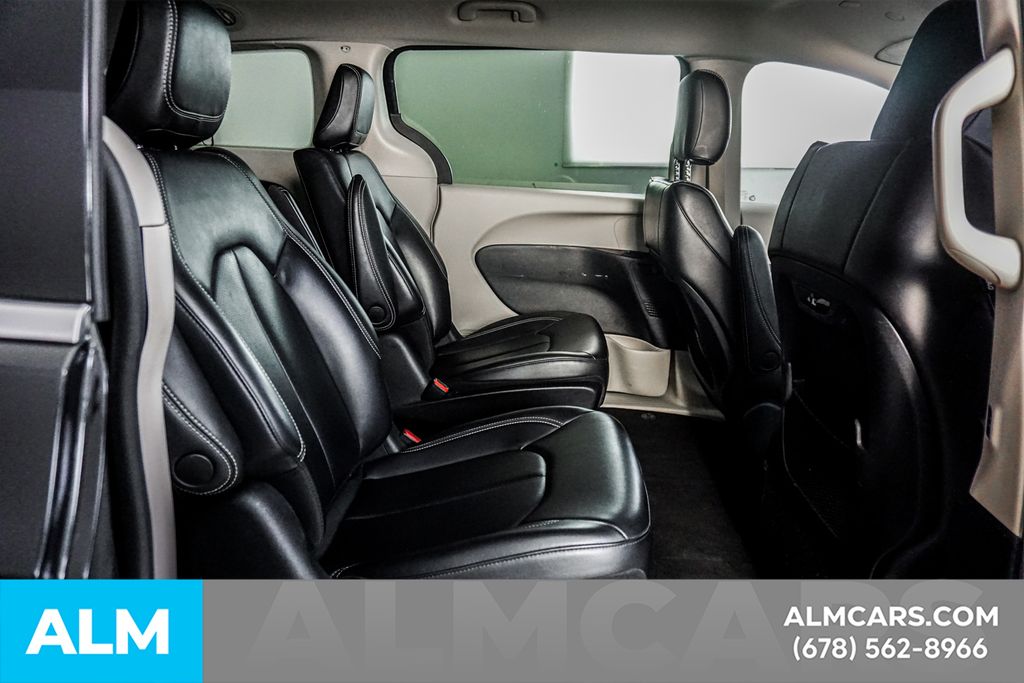 Used 2023 Black Chrysler Touring L image 20