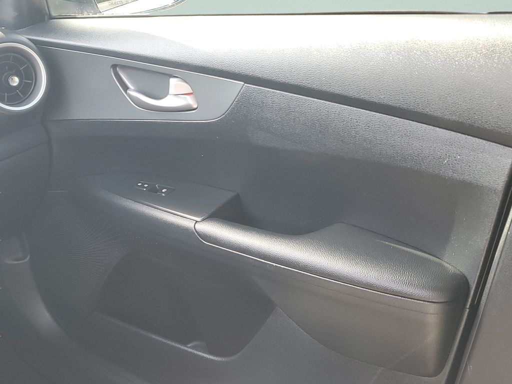 Used 2020 Silver Kia LXS image 13