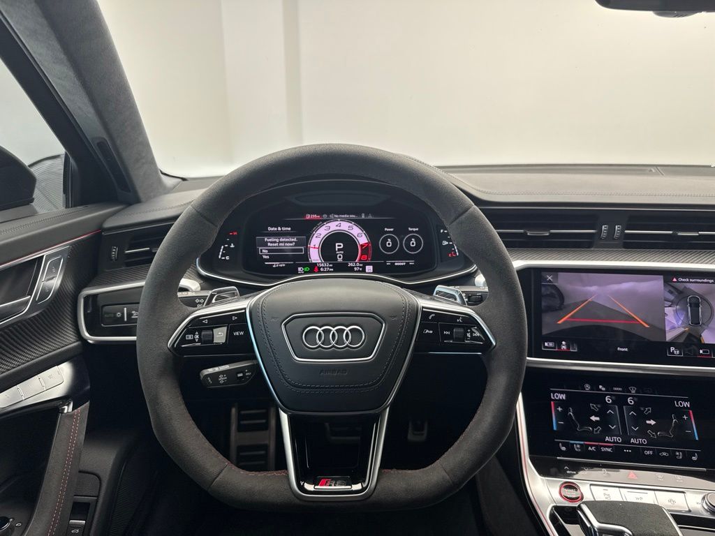 Thumbnail: 2025 Audi RS 6 - 13