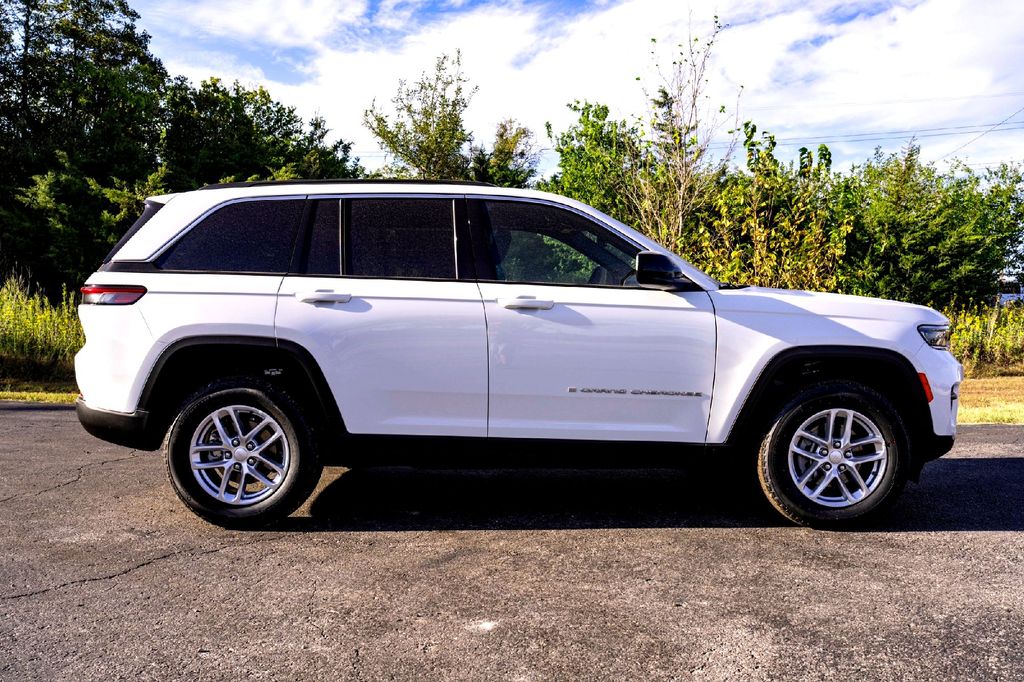 New Car 2025 Jeep Grand Cherokee  Laredo X For Sale Under $40,000 In Taylor, Texas