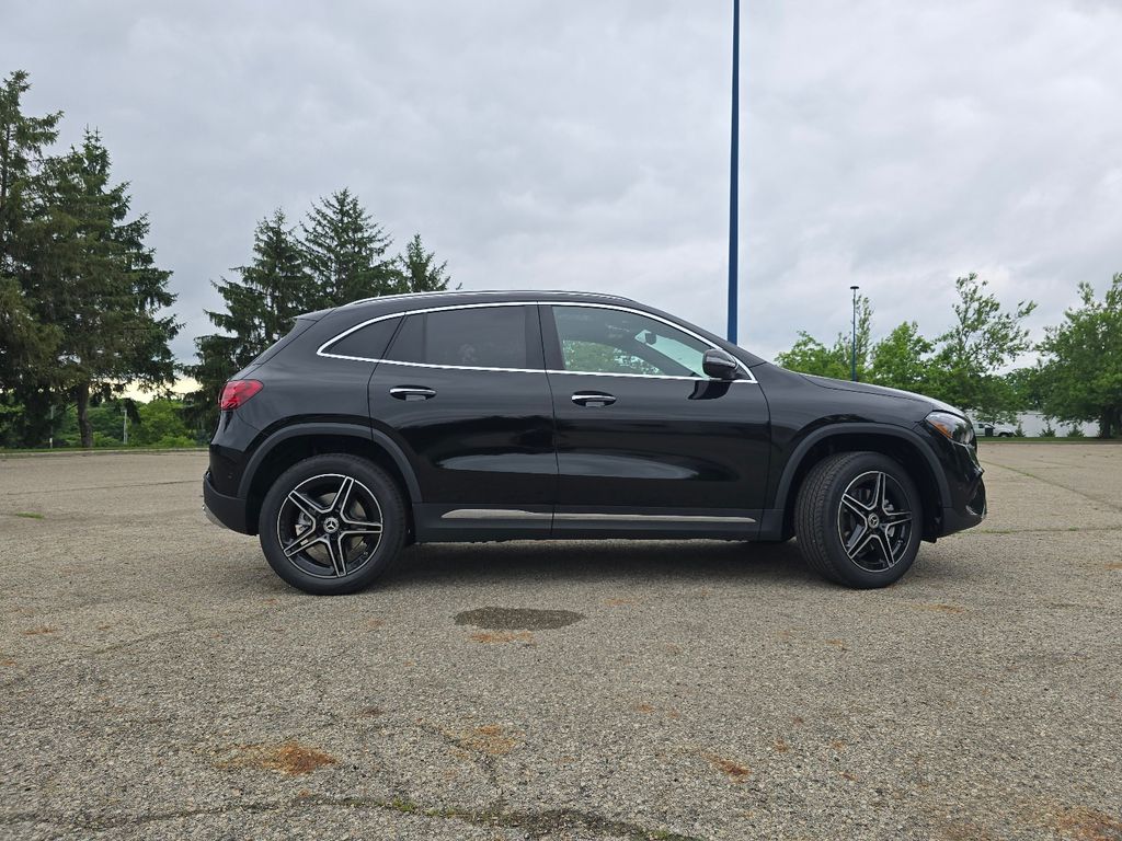 New 2026 Black Mercedes-Benz GLA 250 image 16