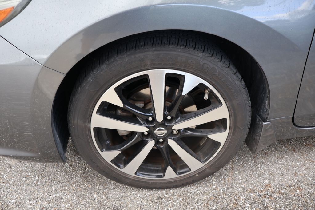 Thumbnail: 2018 Nissan Altima - 4