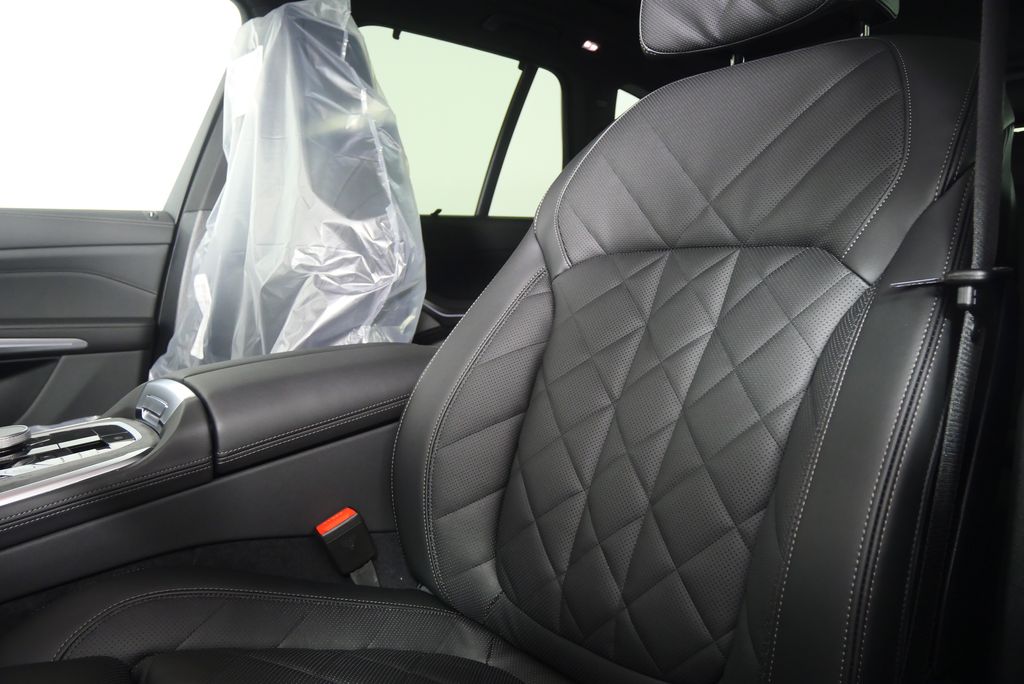 Thumbnail: 2026 BMW X5 - 10