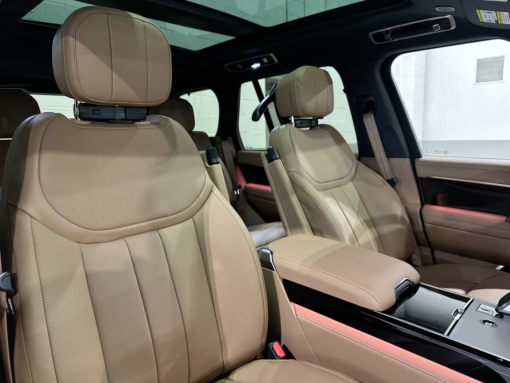 Thumbnail: 2026 Land Rover Range Rover - 6