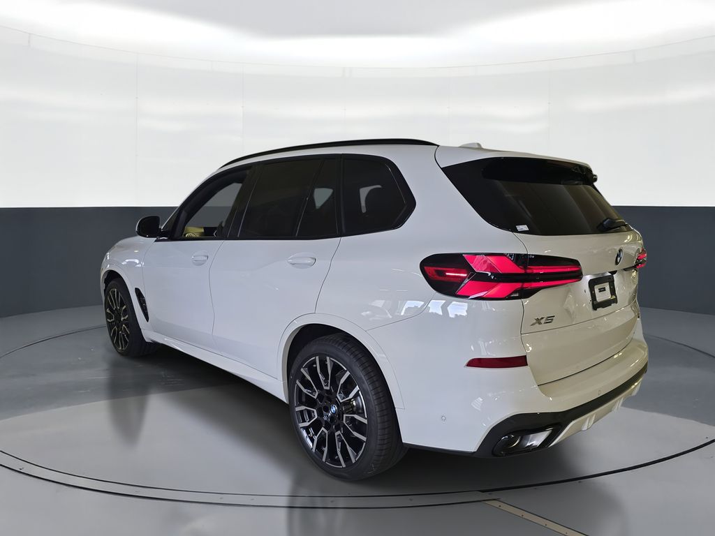 Used 2026 White BMW sDrive40i image 4