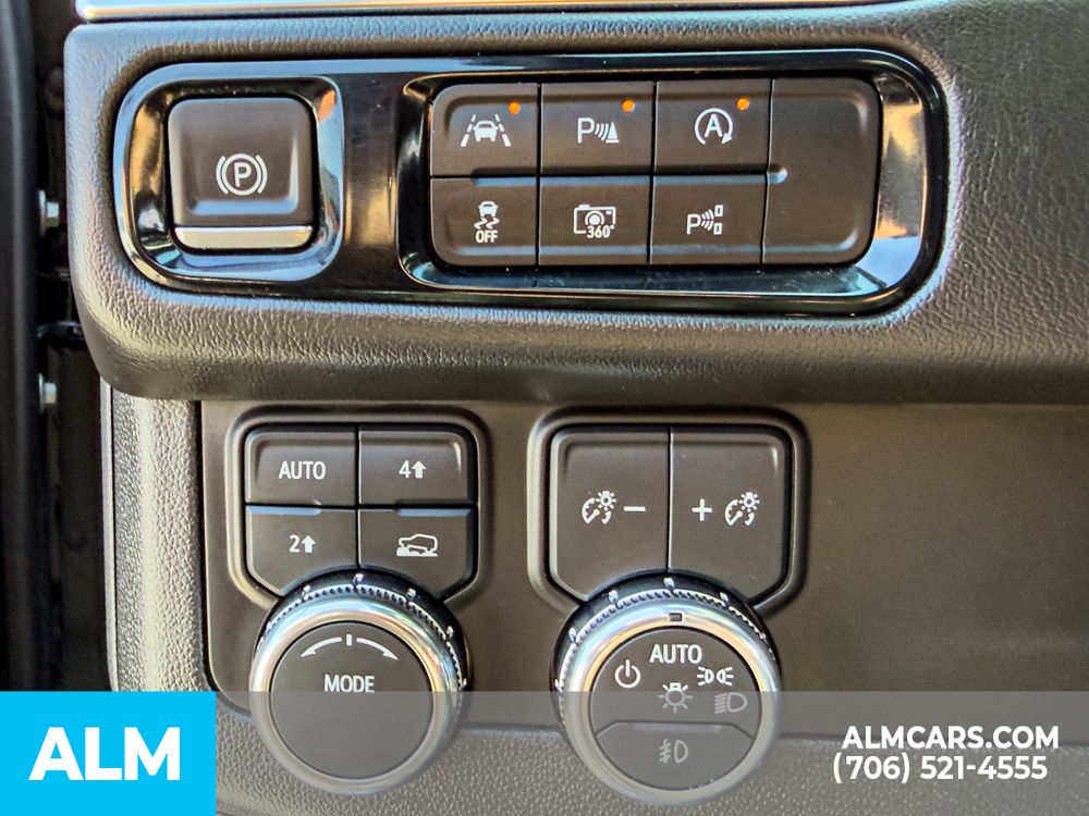 Used 2025 Onyx Black GMC Denali image 24