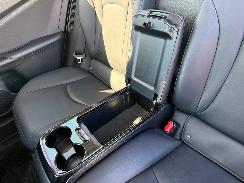 Thumbnail: 2018 Toyota Prius Prime - 21